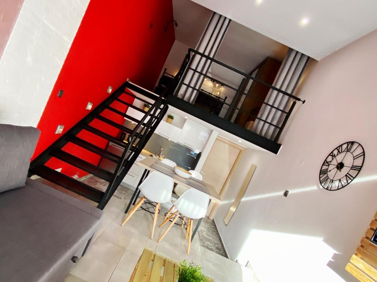 Appartamento 48 Downtown Lofts Néa Péramos Esterno foto